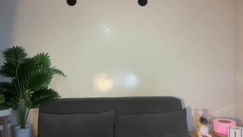 via_olala online show from September 2025 03:56:02 PM