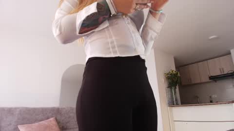 Vianca Cruz online show from March 2025 06:45:02 PM