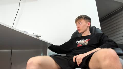 vibemygirl online show from December 2024 12:52:02 PM