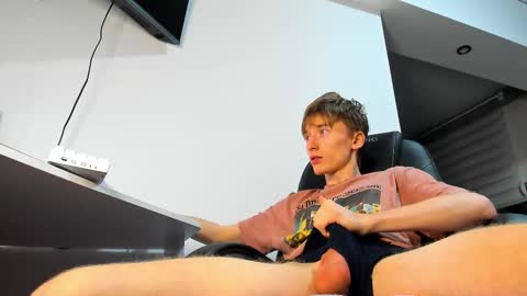 vibemygirl online show from February 2025 01:09:01 AM