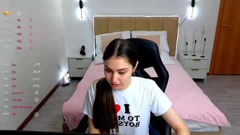 Snapshot of vibetwinkle chatting on May 2026 08:11:01 AM vibetwinkle online show from May 2026 08:11:01 AM