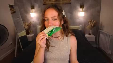 vicki_milles online show from June 2026 08:20:01 AM