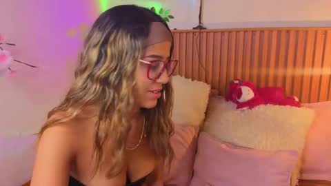 VICTORIA online show from October 2025 08:28:02 PM