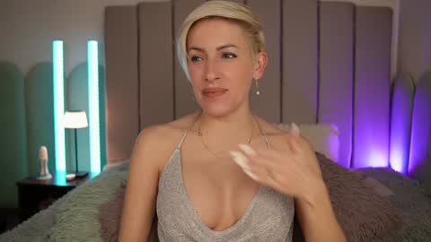 vickysecret96 online show from January 2025 04:56:02 PM