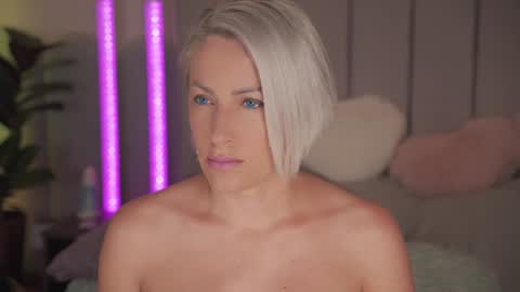vickysecret96 online show from July 2026 05:53:01 PM