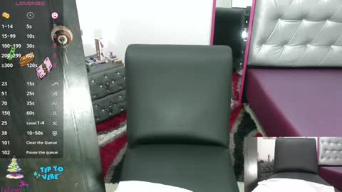 Snapshot of vickysexyx chatting on December 2024 11:08:02 PM Valentina online show from December 2024 11:08:02 PM