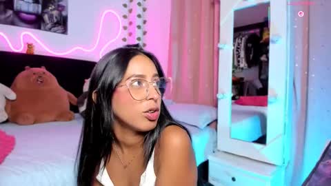 VICTORIA 3 online show from November 2025 01:05:01 AM