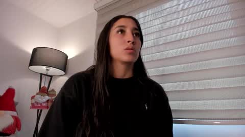 Victoria  online show from December 2025 07:53:01 PM