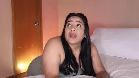 Victoria Serna  online show from November 2025 11:51:01 PM