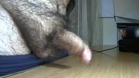 VictorHume online show from November 2025 06:28:01 PM