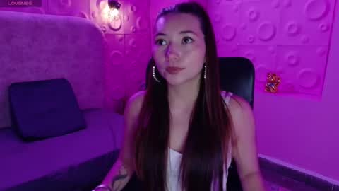 Victoria  online show from November 2025 04:12:02 AM