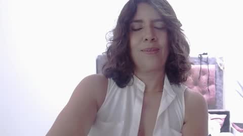 Snapshot of victoria25_meester chatting on June 2026 03:50:01 PM Hi guys Im victoria Be the one who can control me in PVT online show from June 2026 03:50:01 PM