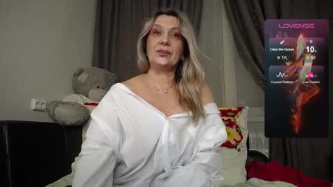 victoria50 online show from November 2025 08:09:02 PM