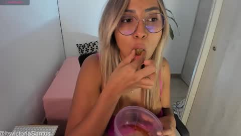 Snapshot of victoria__winner chatting on October 2025 03:10:02 AM Victoria Santos online show from October 2025 03:10:02 AM