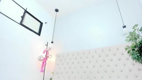 Victoria online show from October 2025 08:40:02 PM