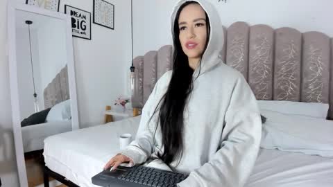 valentina online show from October 2025 11:28:01 AM