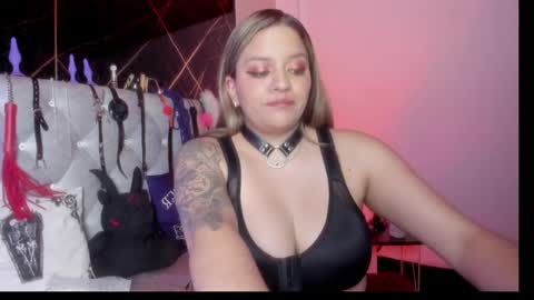 victoria_floyd1 online show from September 2025 06:53:01 PM