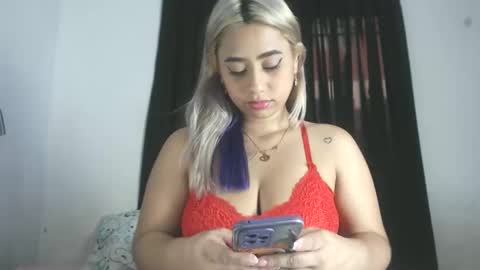 Snapshot of victoria_hot28 chatting on May 2026 05:42:02 PM Victoria online show from May 2026 05:42:02 PM