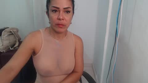 Snapshot of victoria_milf06 chatting on January 2025 09:37:02 AM victoria online show from January 2025 09:37:02 AM