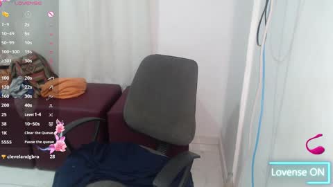 Snapshot of victoria_milf06 chatting on February 2025 09:34:02 AM victoria online show from February 2025 09:34:02 AM