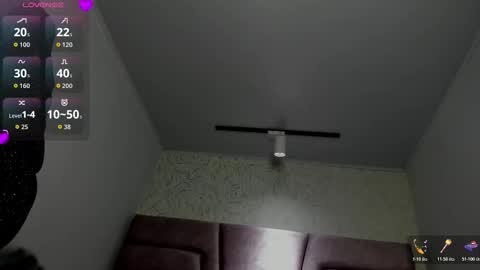 Snapshot of victoria_noir_18 chatting on November 2025 06:24:02 AM Vicky online show from November 2025 06:24:02 AM