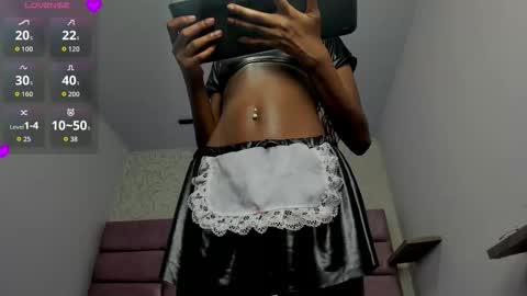 Snapshot of victoria_noir_18 chatting on November 2025 07:04:02 PM Vicky online show from November 2025 07:04:02 PM