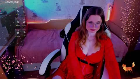 Snapshot of victoria_the_fox chatting on February 2025 05:57:02 AM    -   The Divine Fox online show from February 2025 05:57:02 AM