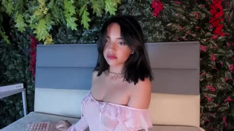 victoriaa2_doll online show from October 2025 12:35:02 PM
