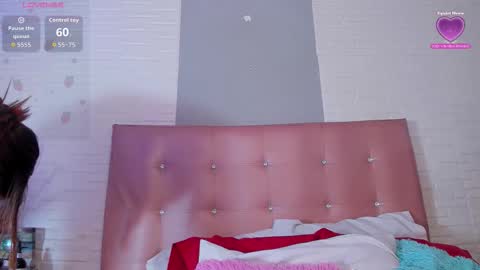 Victoria online show from December 2025 07:00:01 PM