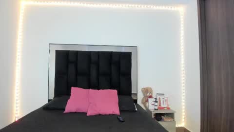 VICTORIA online show from February 2025 12:05:02 PM