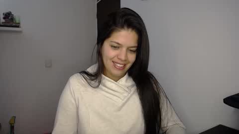 victorialg online show from November 2025 07:35:01 PM