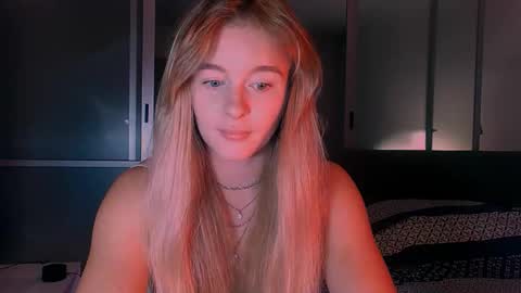 Eva and Victor online show from October 2025 11:07:02 AM