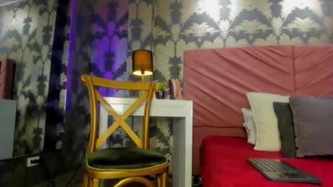 victoriaqueen_fg_ online show from November 2025 12:48:02 PM