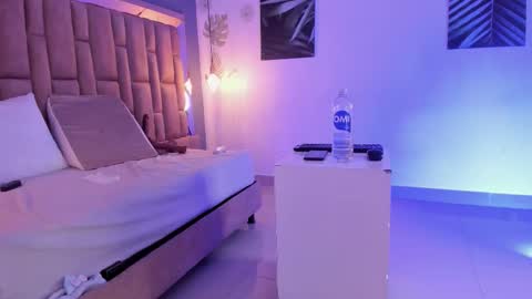 Victoria  online show from September 2025 01:12:02 PM