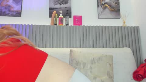 Snapshot of victoriastrom_ chatting on May 2026 01:06:01 PM victoriastrom online show from May 2026 01:06:01 PM