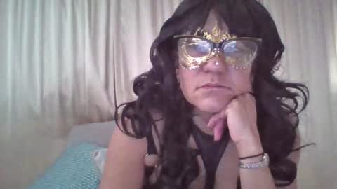 victoriasuave online show from June 2026 12:53:02 PM
