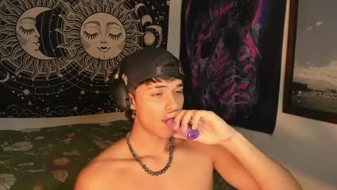 Snapshot of victorino_jhonson chatting on January 2025 11:02:02 PM Victorino Jhonson online show from January 2025 11:02:02 PM