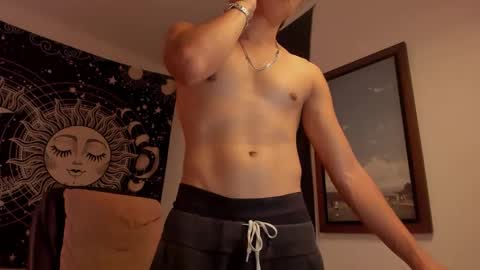 Snapshot of victorino_jhonson chatting on May 2026 04:35:02 PM Victorino Jhonson online show from May 2026 04:35:02 PM