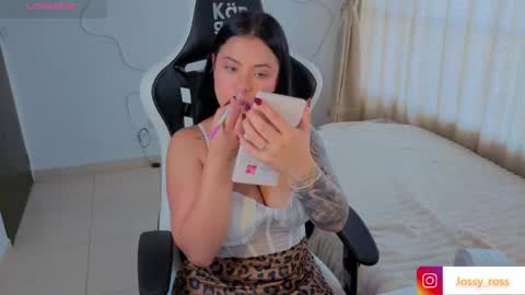 V  I C  T O R I A  online show from May 2026 07:32:01 PM