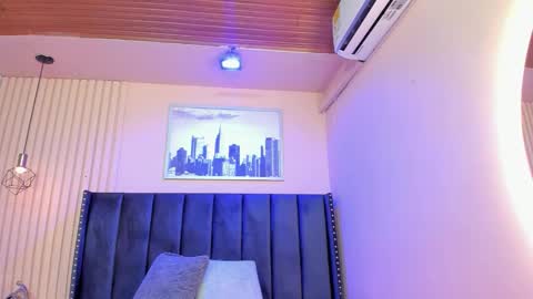 Viiolett online show from January 2026 07:50:01 PM