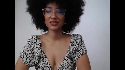Snapshot of viiolettaaa chatting on April 2026 08:26:02 PM viiolettaaa online show from April 2026 08:26:02 PM