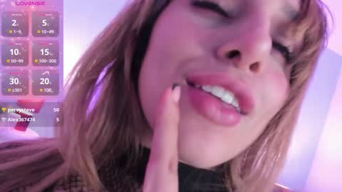 Violet online show from December 2024 07:01:01 PM