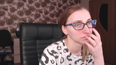 Snapshot of vikaericka chatting on January 2025 04:03:01 AM Vika online show from January 2025 04:03:01 AM