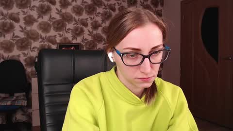 Snapshot of vikaericka chatting on February 2025 02:18:01 PM Vika online show from February 2025 02:18:01 PM
