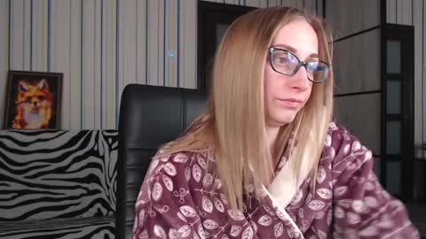 Snapshot of vikaericka chatting on February 2025 01:25:02 AM Vika online show from February 2025 01:25:02 AM