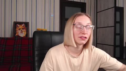 Snapshot of vikaericka chatting on December 2025 02:09:02 AM Vika online show from December 2025 02:09:02 AM