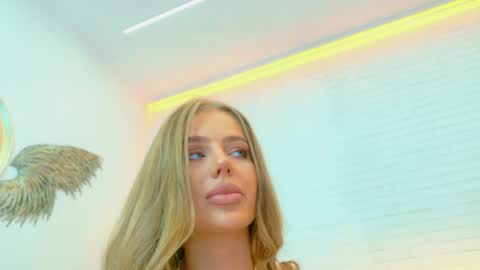 vikafever online show from November 2025 05:52:01 PM