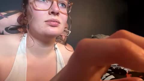 vikingandvixen44 online show from October 2025 12:22:02 AM