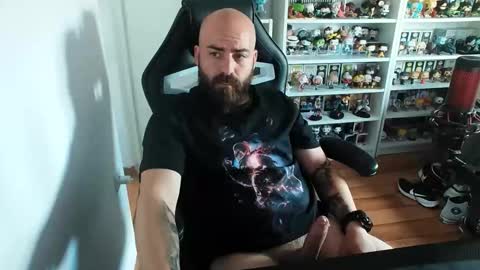 Snapshot of vikingcock__ chatting on May 2026 01:40:01 PM vikingc0ck online show from May 2026 01:40:01 PM