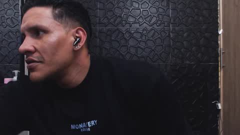 Viktor Herrera online show from October 2025 05:57:01 PM